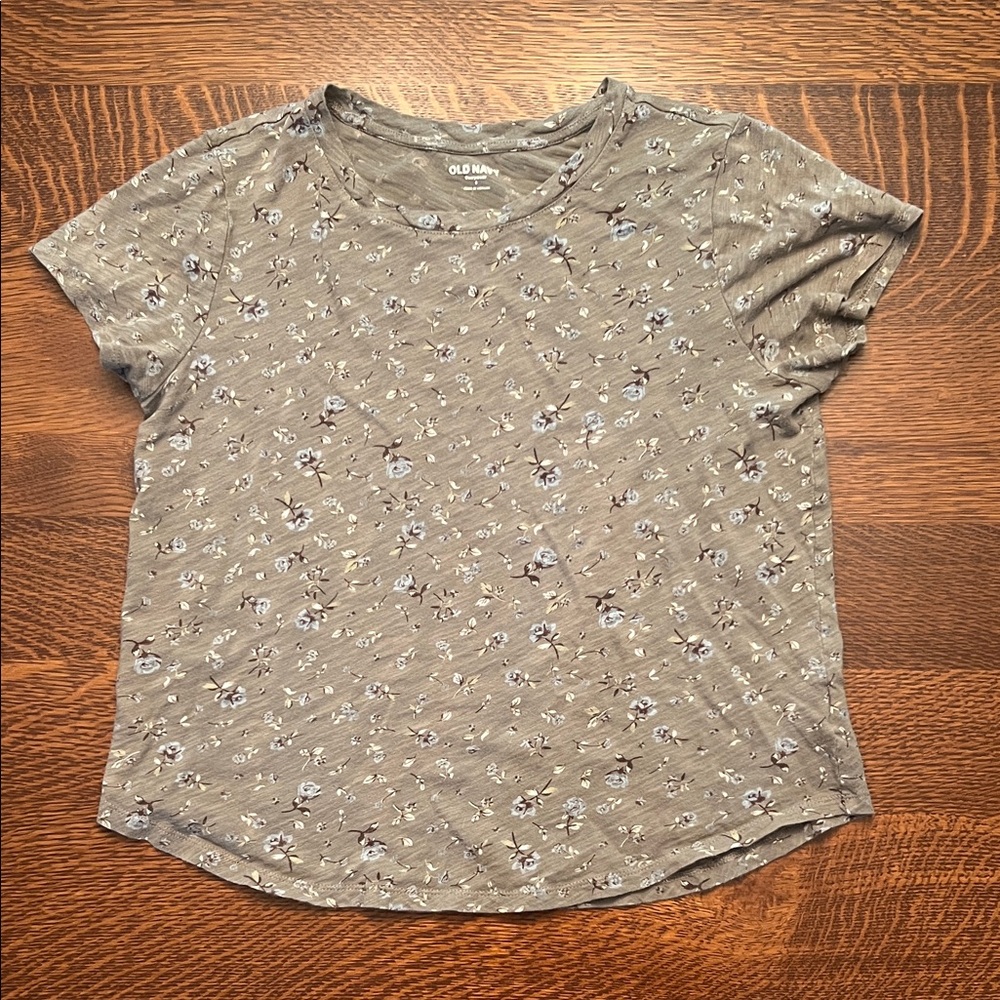 Old Navy Women’s Gray and Blue Floral Tee